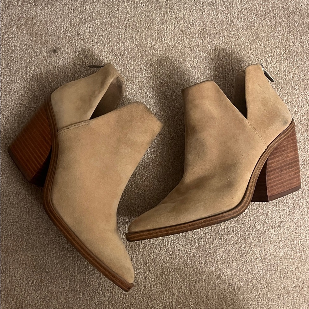 Vince Camuto Gigietta Tan Ankle Boots